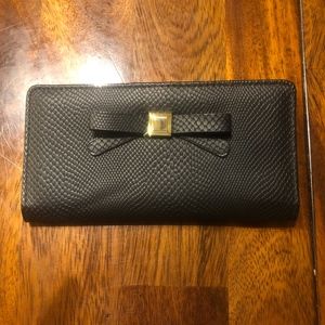 SMALL BLACK WALLET